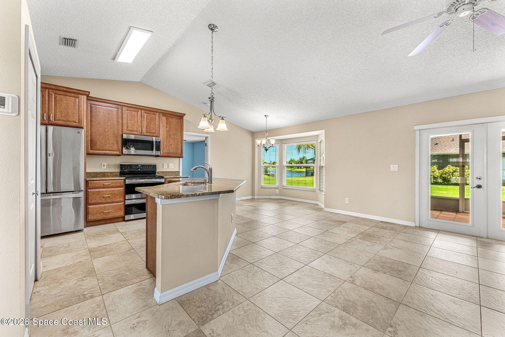 1622 Laramie Circle - Photo 8