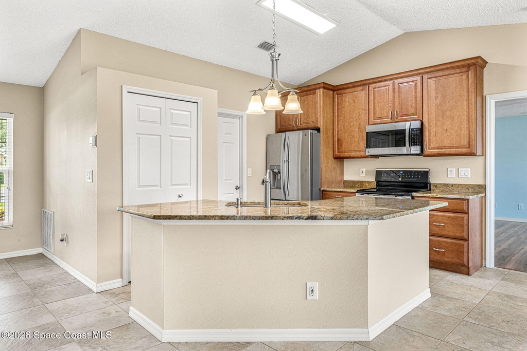 1622 Laramie Circle - Photo 12