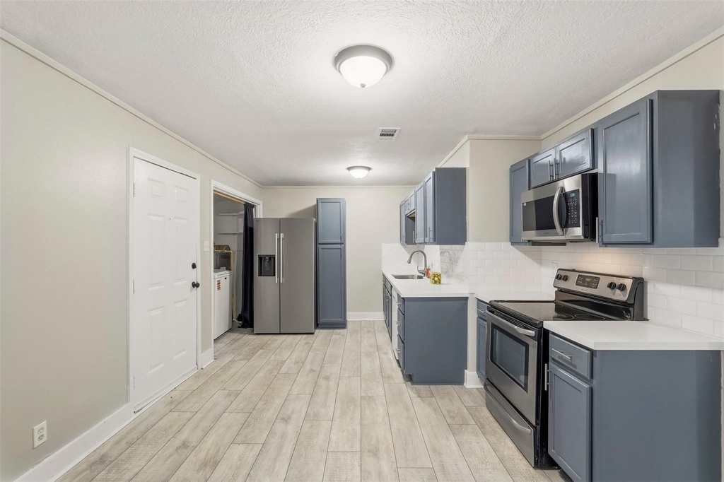 406 Gresham Street - Photo 13