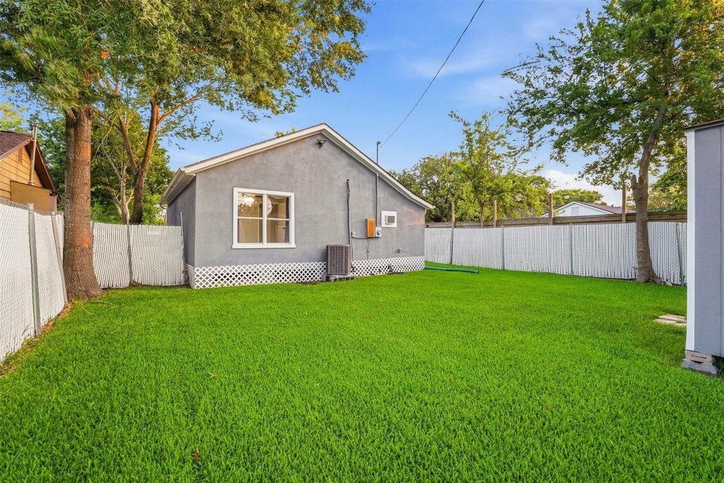 406 Gresham Street - Photo 5