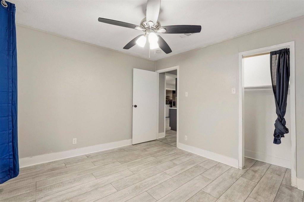 406 Gresham Street - Photo 4