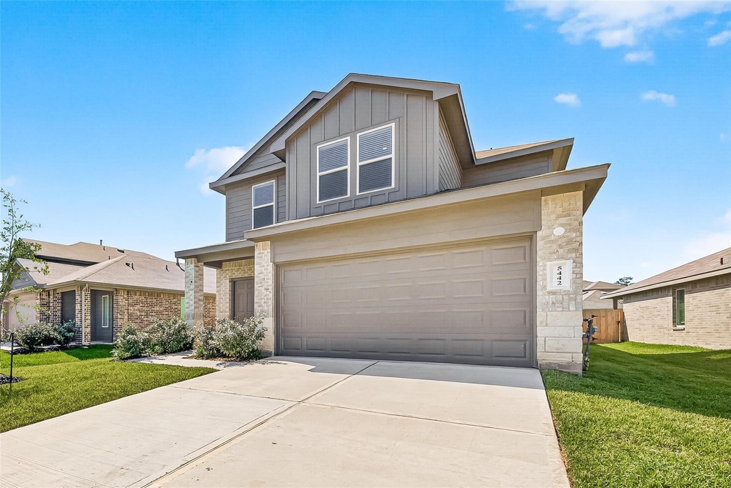 5442 Pinetree Crescent Lane - Photo 1