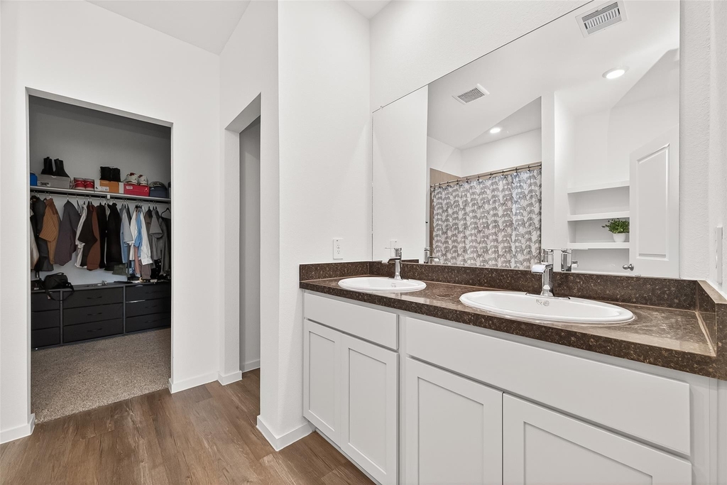 5442 Pinetree Crescent Lane - Photo 11