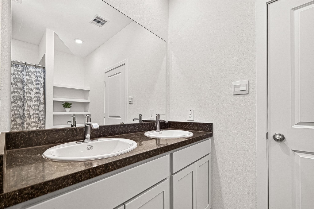 5442 Pinetree Crescent Lane - Photo 13