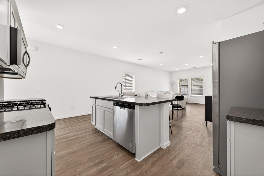 5442 Pinetree Crescent Lane - Photo 6