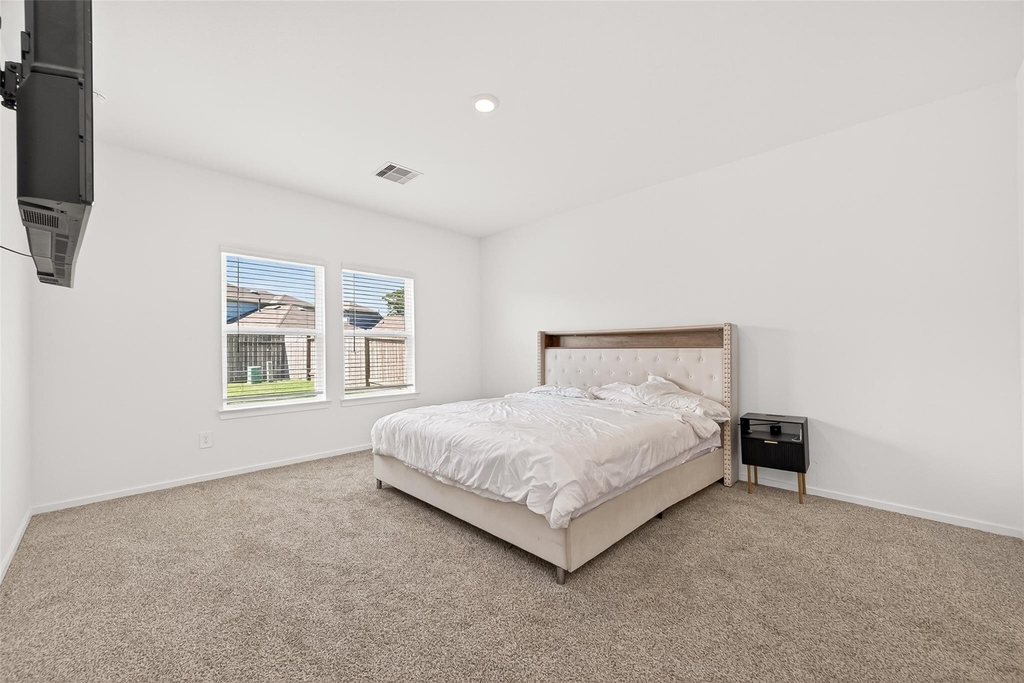 5442 Pinetree Crescent Lane - Photo 9