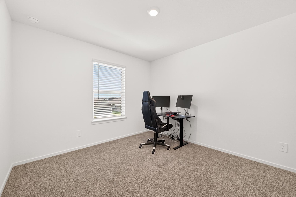 5442 Pinetree Crescent Lane - Photo 16