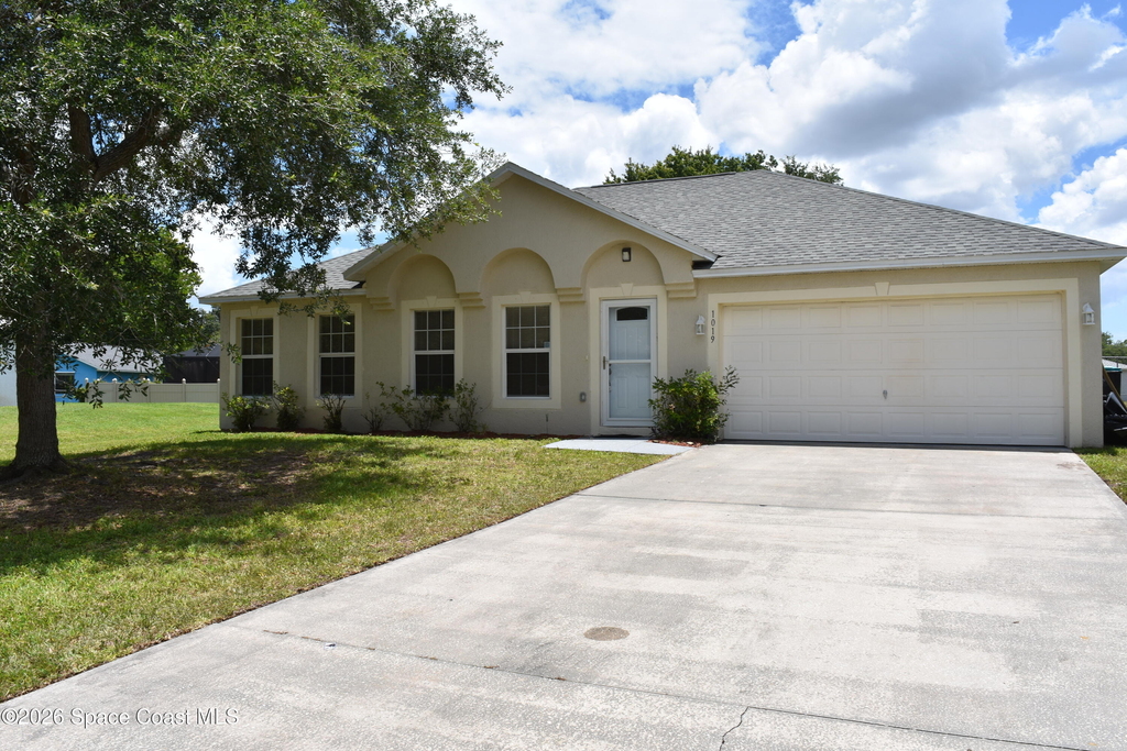 1019 Early Drive Nw - Photo 0