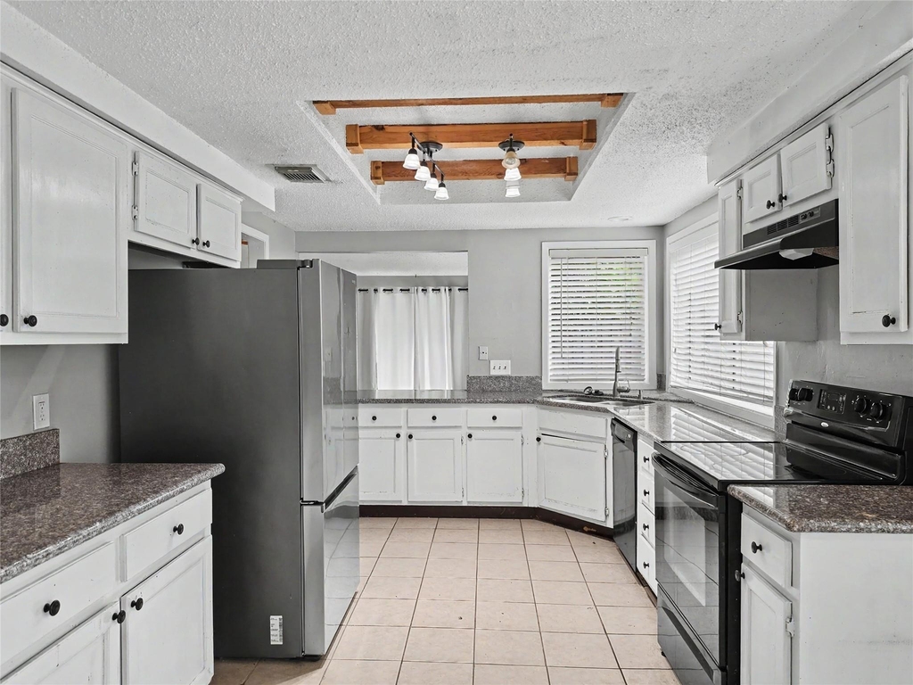 7410 Songwind Lane - Photo 7
