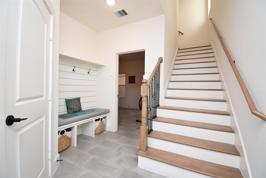 918 W 25th Street - Photo 4