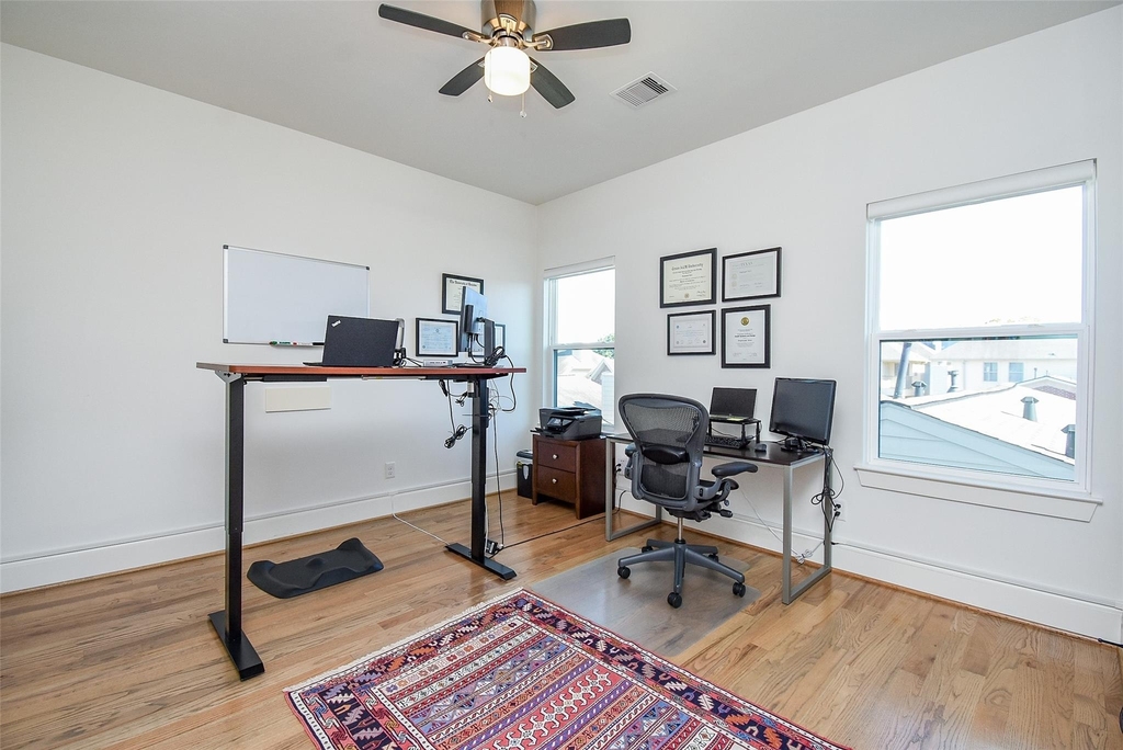 918 W 25th Street - Photo 30