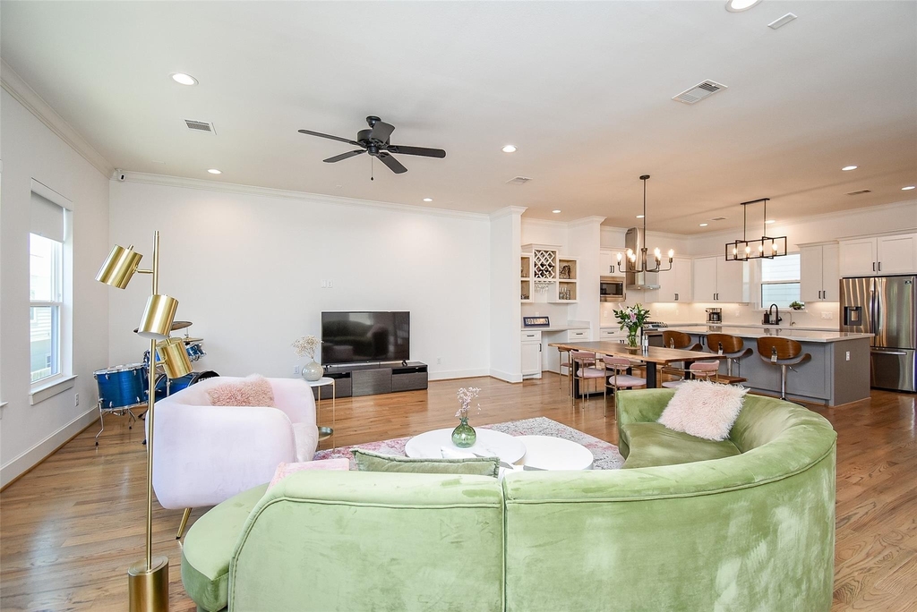 918 W 25th Street - Photo 18