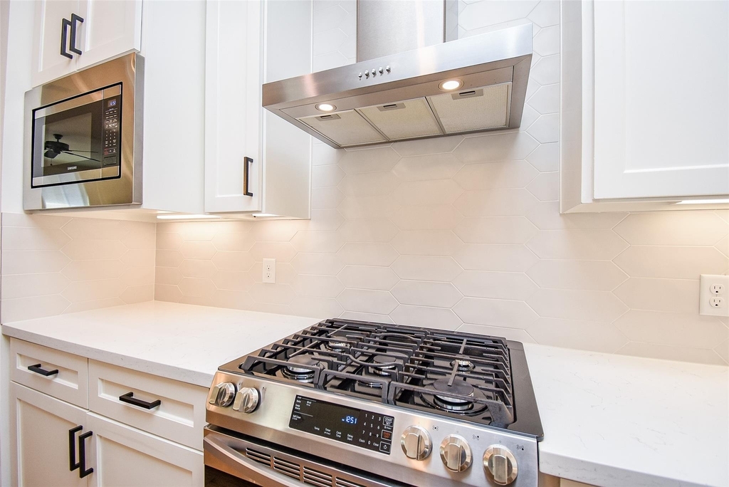 918 W 25th Street - Photo 13