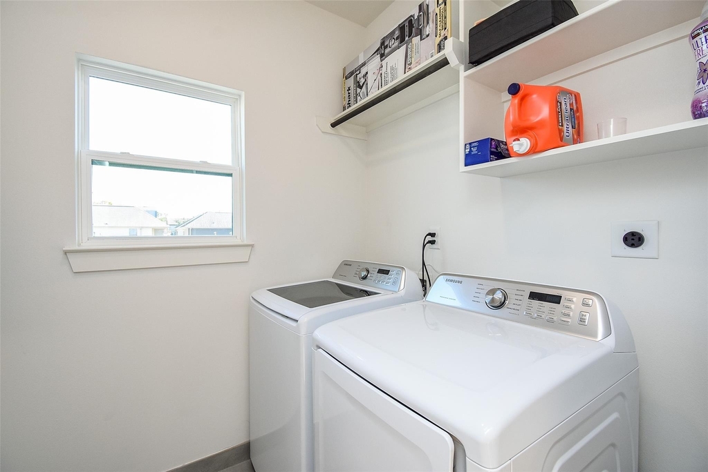 918 W 25th Street - Photo 29