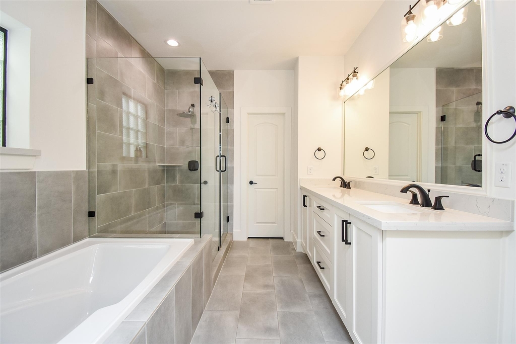 918 W 25th Street - Photo 25
