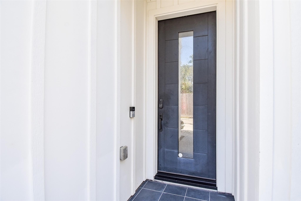 918 W 25th Street - Photo 3