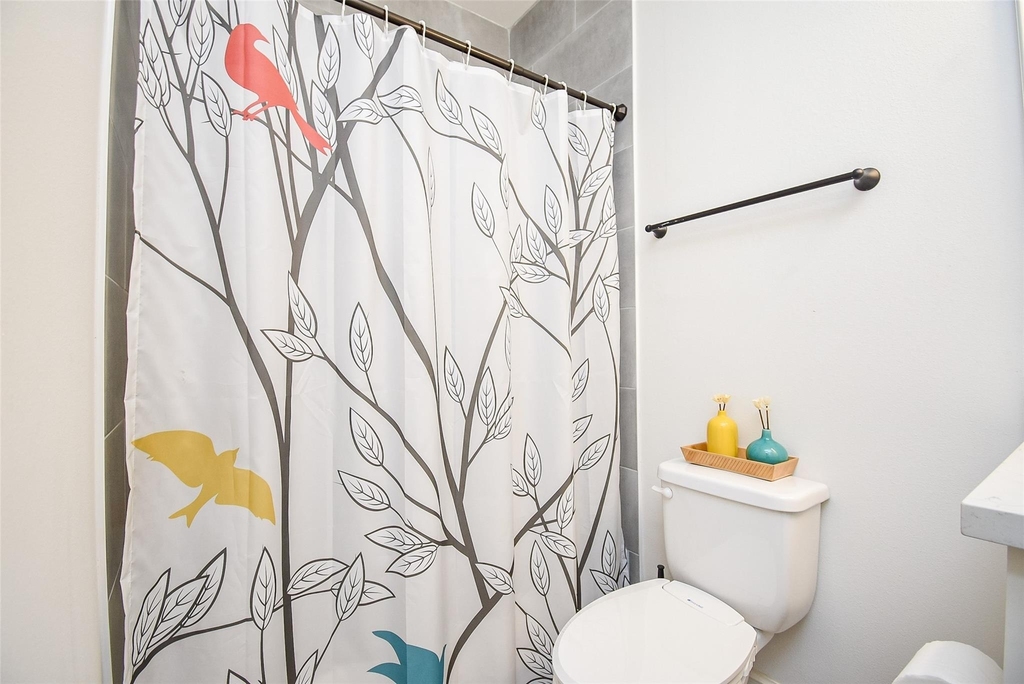 918 W 25th Street - Photo 6