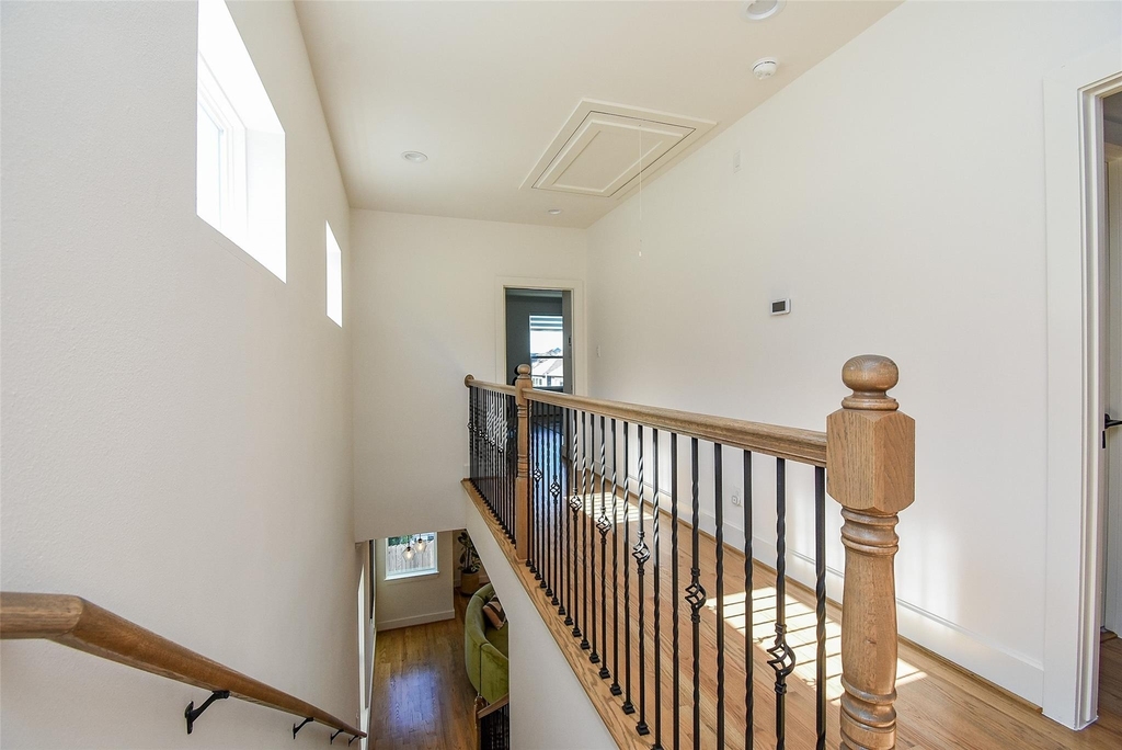 918 W 25th Street - Photo 22