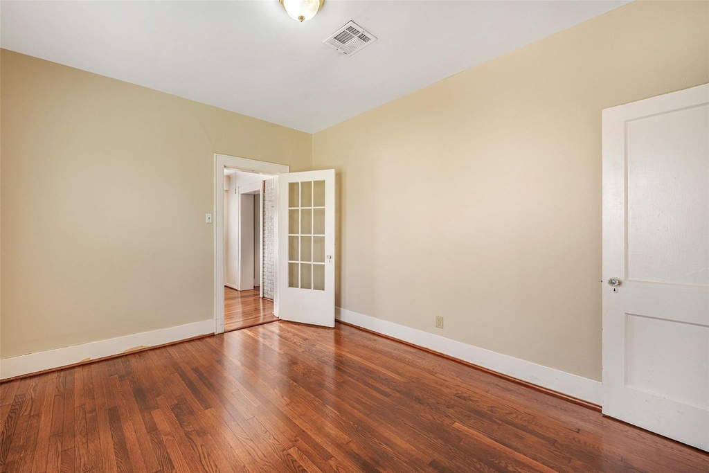 2611 Rosewood Street - Photo 11
