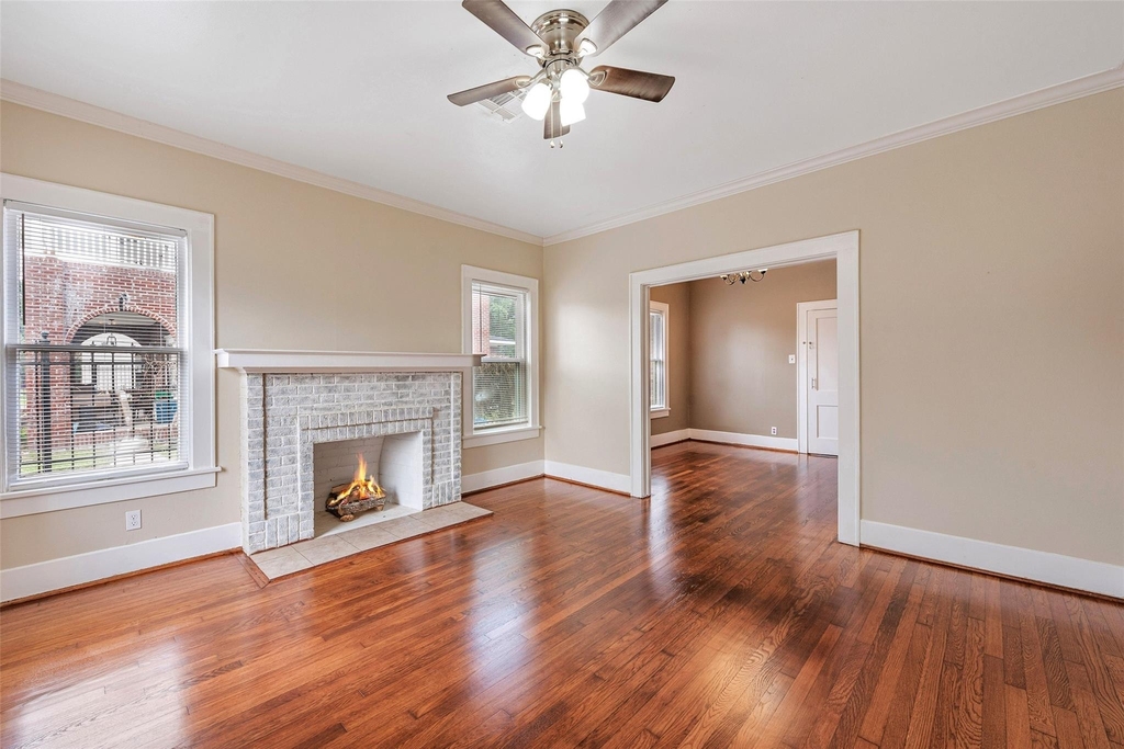 2611 Rosewood Street - Photo 2