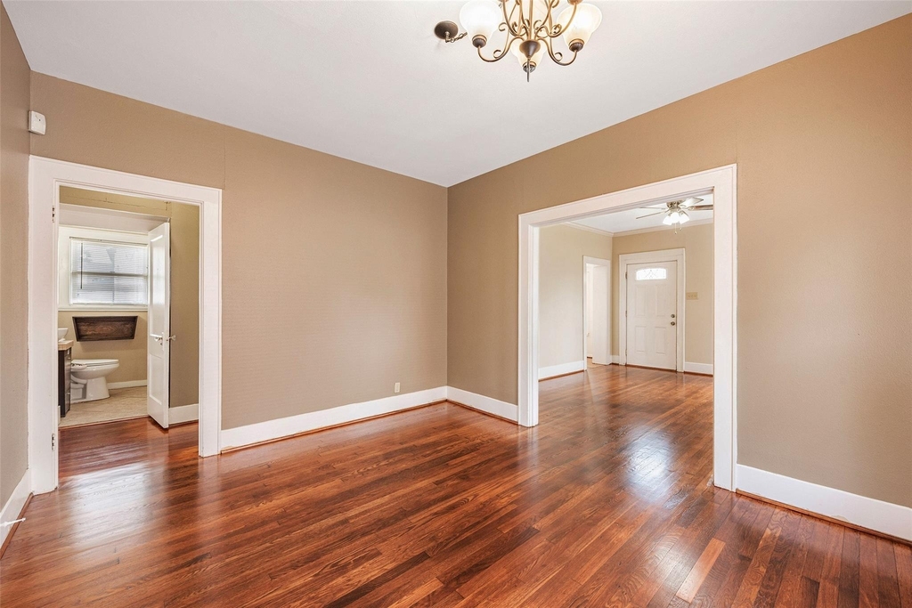 2611 Rosewood Street - Photo 5