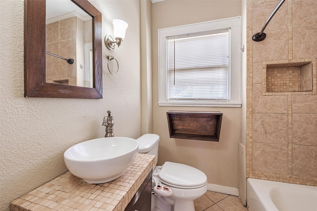 2611 Rosewood Street - Photo 12