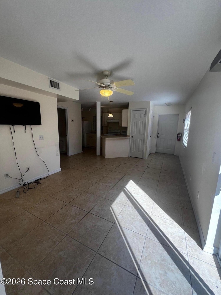 11195 Roseland Road - Photo 6
