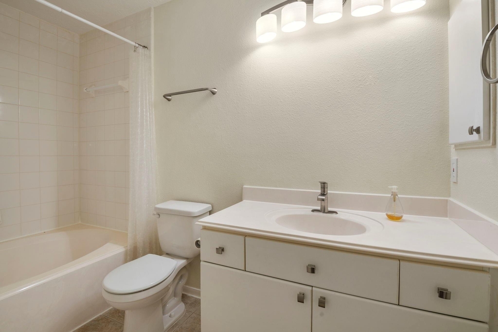 13 E Willowwood Court - Photo 20