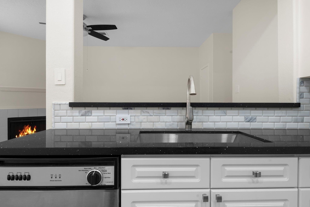 13 E Willowwood Court - Photo 10