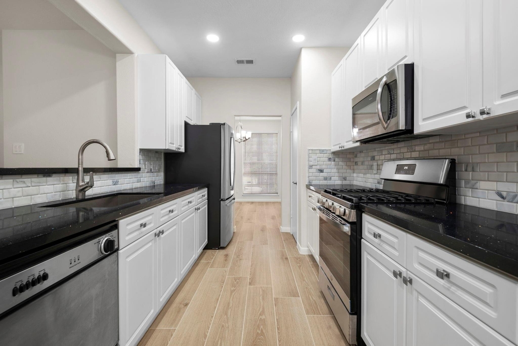 13 E Willowwood Court - Photo 8