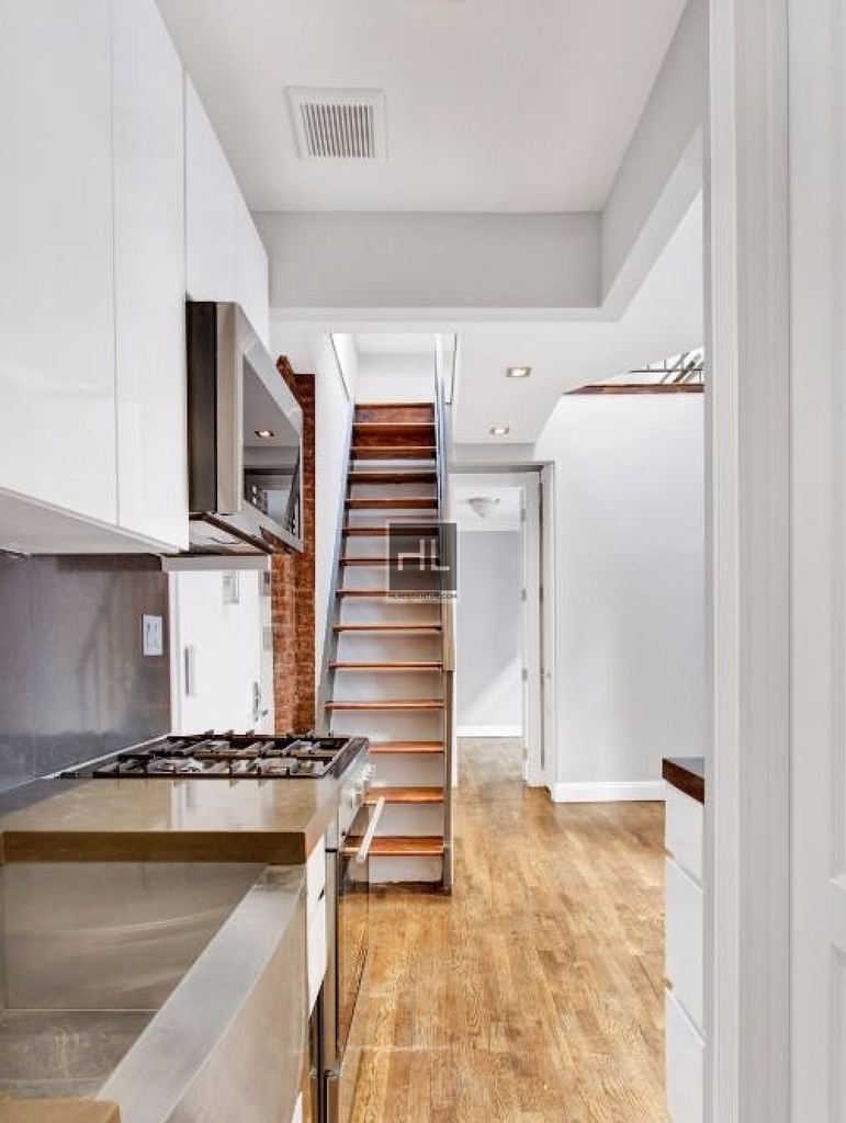 East 13th Street - Photo 2