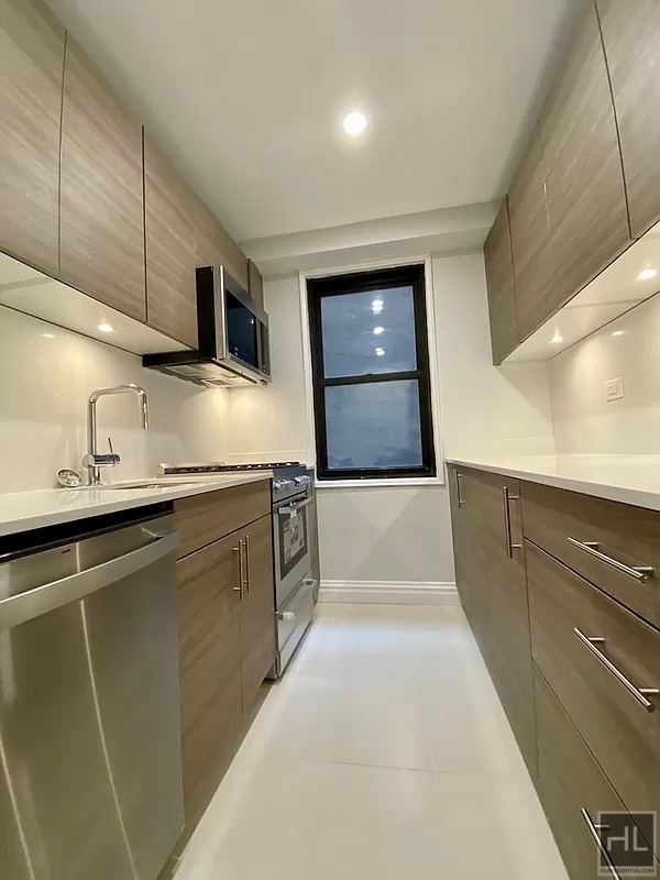East 33rd Street - Photo 2