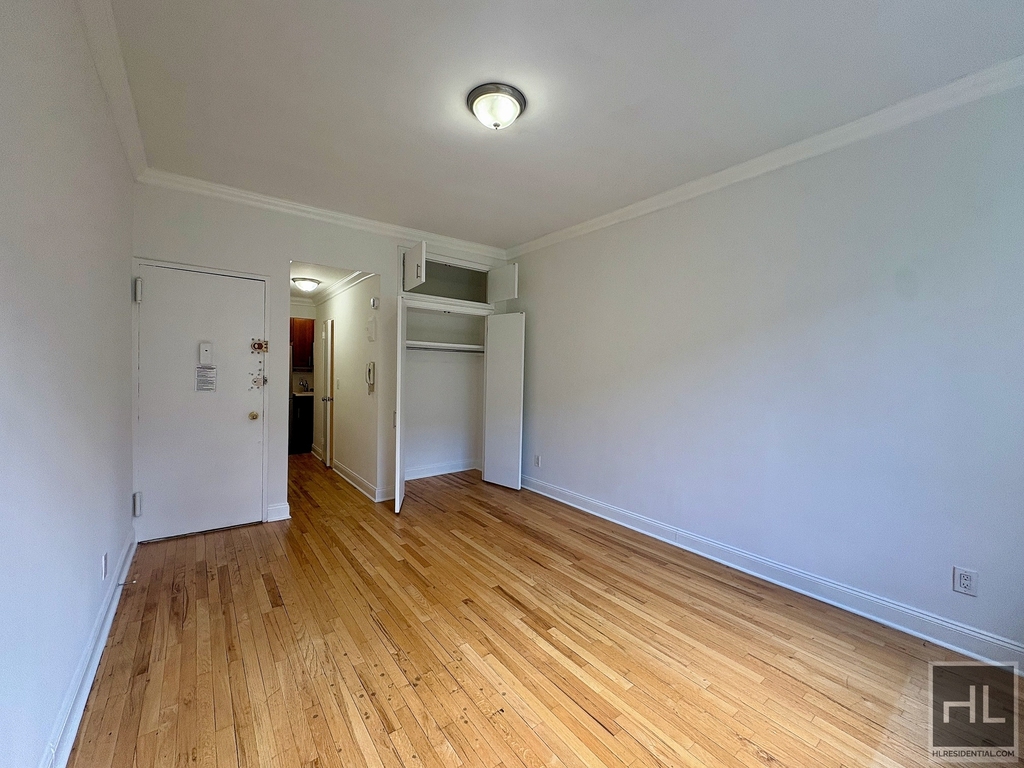 East 85 Street - Photo 2