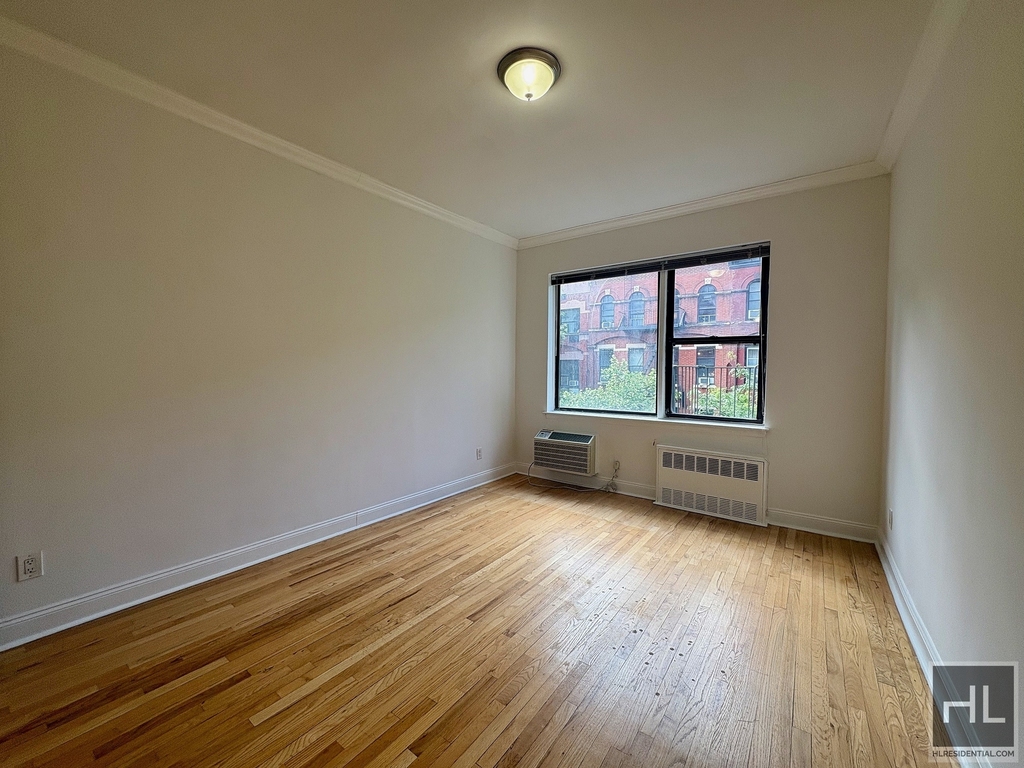 East 85 Street - Photo 1