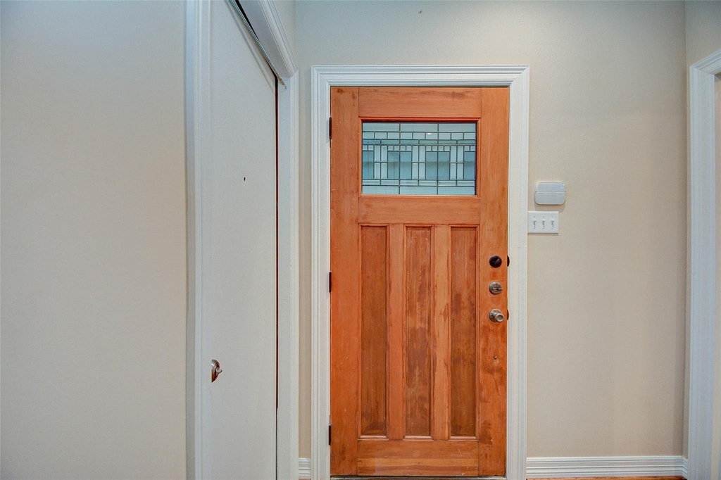 1904 Lauderdale Street - Photo 2