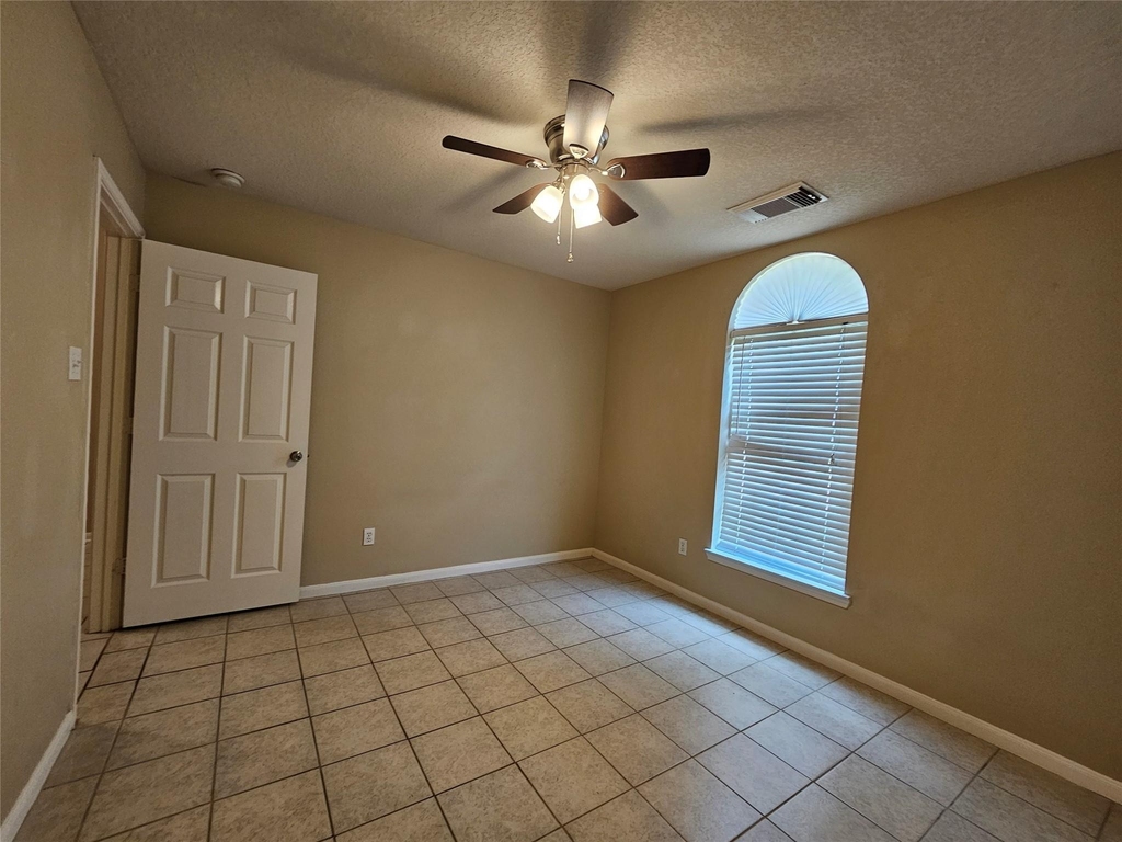 1079 Shadow Glenn Drive - Photo 12