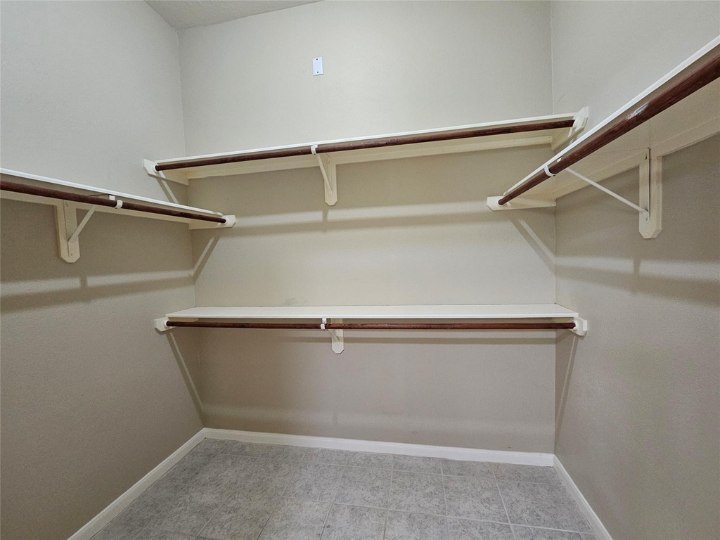 1079 Shadow Glenn Drive - Photo 7