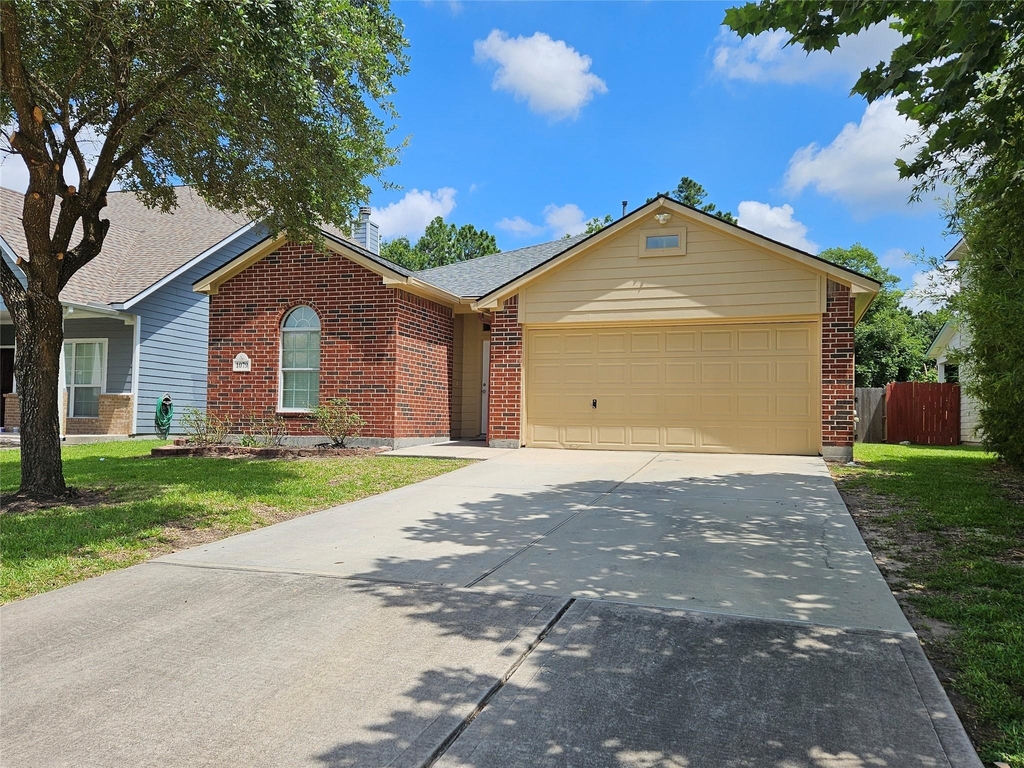 1079 Shadow Glenn Drive - Photo 0