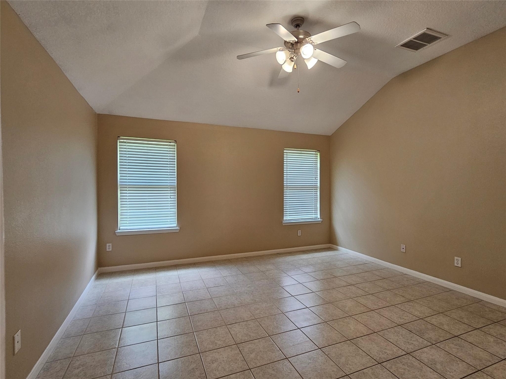 1079 Shadow Glenn Drive - Photo 3
