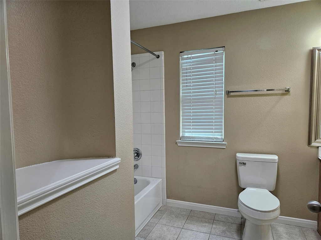 1079 Shadow Glenn Drive - Photo 6