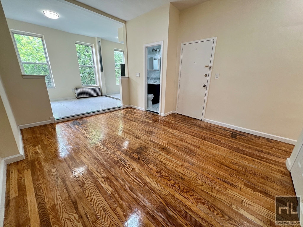 606 5th Avenue - Photo 0