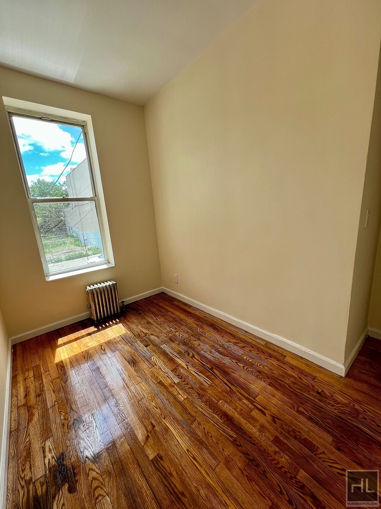 606 5th Avenue - Photo 10