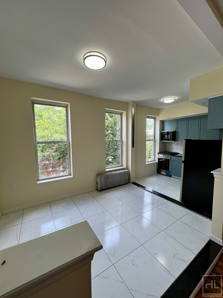 606 5th Avenue - Photo 2