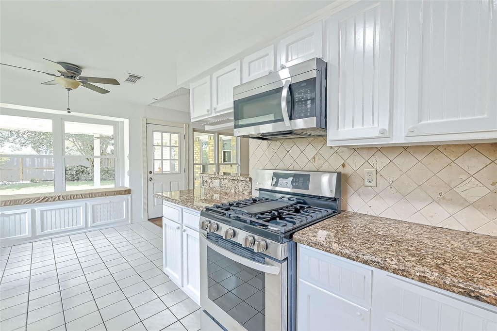 2922 Lakefield Way - Photo 14
