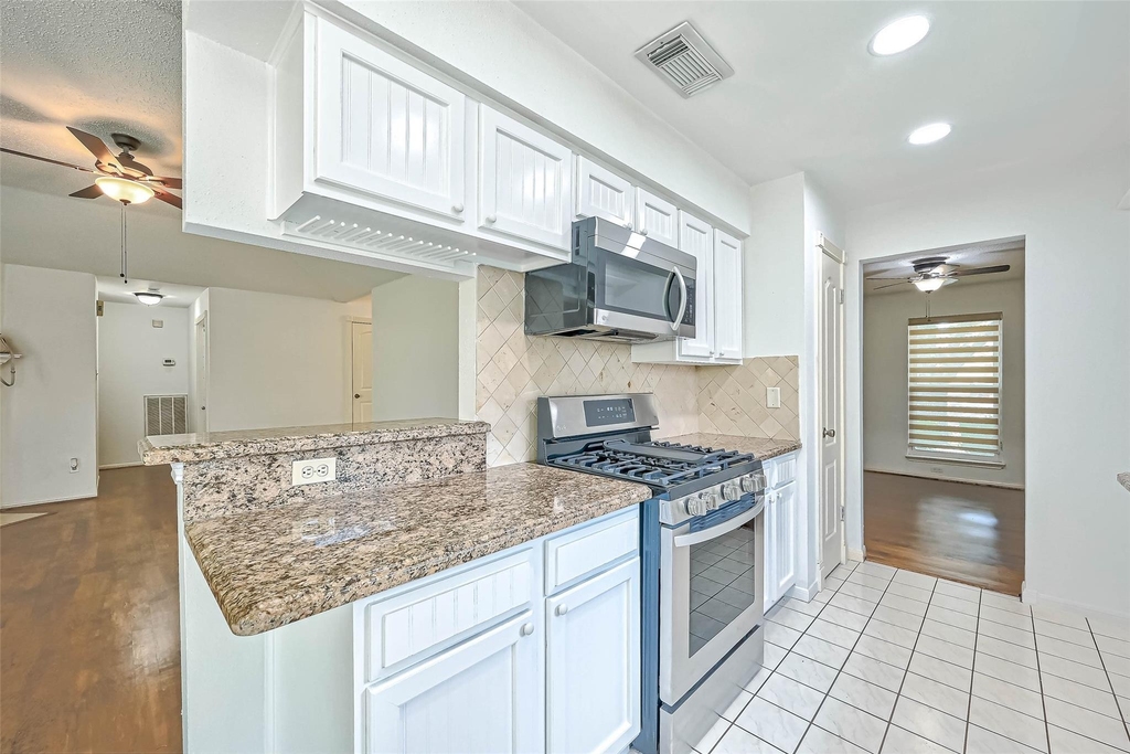 2922 Lakefield Way - Photo 16