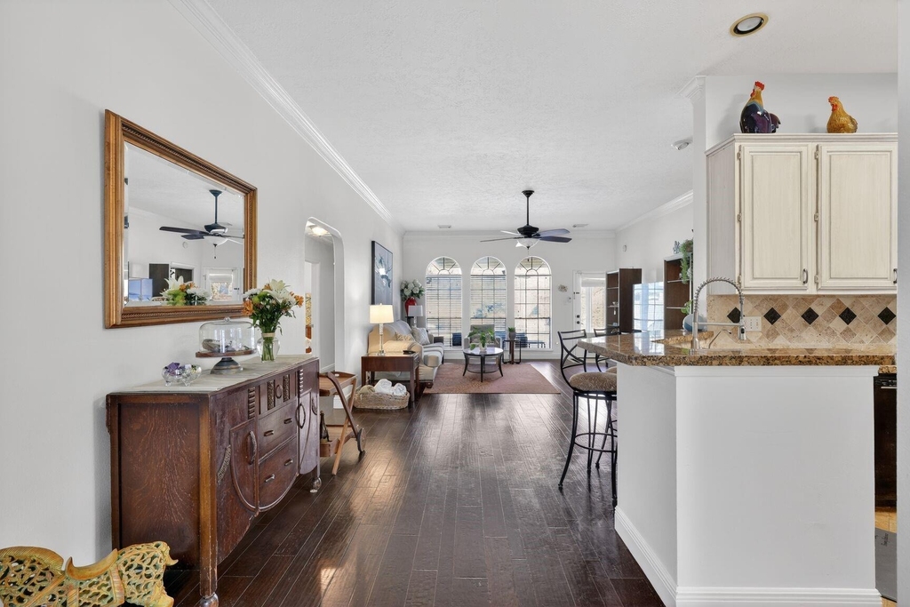 502 Ernst Court - Photo 3