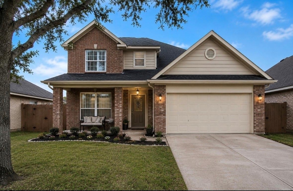 5610 Eagle Sky Blvd - Photo 0