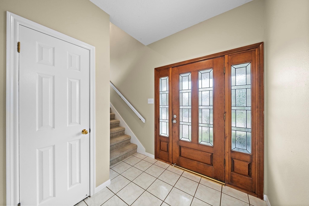 2523 Baycrest Drive - Photo 2