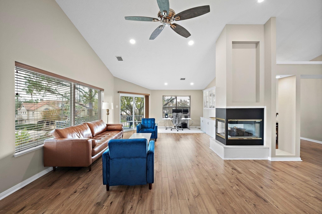 2523 Baycrest Drive - Photo 4