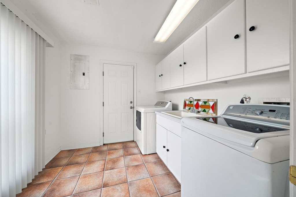 2523 Baycrest Drive - Photo 24